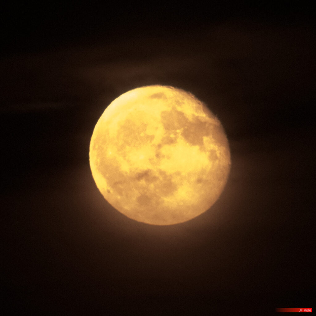 Astronomie - Astronomy - Astrophotographie - Astrophotography - Blood moon - Genre photographique - Lune - Lune cuivrée (astronomie) - Meteorology - Moon - Météorologie - Photographie - Photography - Photometeor - Photométéore - Phénomène météorologique - Science - Pélussin Auvergne-Rhône-Alpes France