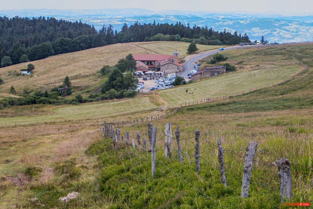 Aire protégée - Architecture - Art - Body of water - Building - Bâtiment (construction) - Bâtiment agricole - Conservation - Conservation de la nature - Construction - Cours d'eau - Genre photographique - Geography - Gier - Géographie - Jasserie - Landscape photography - Massif central - Montagne - Mountain - Natural heritage - Natural landscape - Parc naturel régional de France - Parc naturel régional du Pilat - Patrimoine - Patrimoine naturel - Patrimony - Paysage naturel - Photographie - Photographie de paysage - Photography - Pilat - Pilat Regional Natural Park - Protected area - Regional nature parks of France - Rhône - River - Étendue d'eau - La Jasserie La Valla-en-Gier Auvergne-Rhône-Alpes France